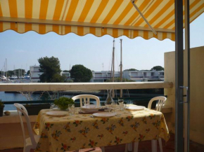 Marina Duplex 4 couchages, Terrasse et Solarium, Clim, Wifi, Parking, Port Camargue - FR-1-250-217